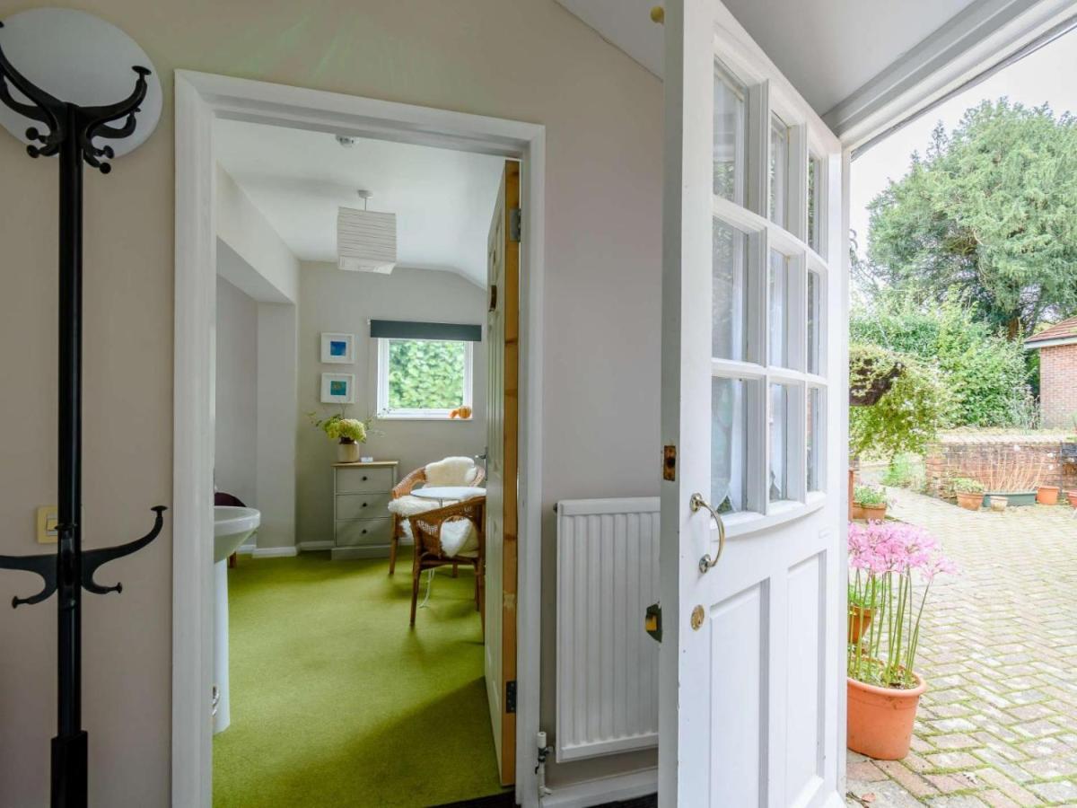 Bed and Breakfast Claridge House Lingfield Esterno foto