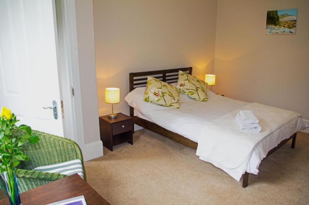Bed and Breakfast Claridge House Lingfield Esterno foto
